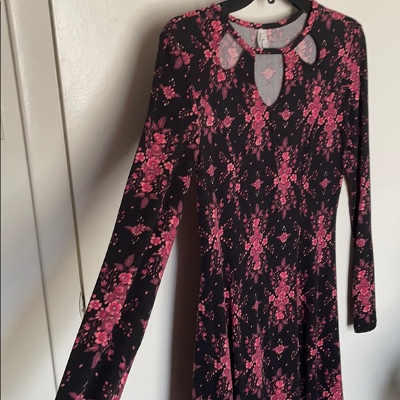 Long sleeve dress - Picture 5 of 6